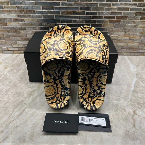 Versace Baroque Printed Slide Sandal - Picture 4 of 11